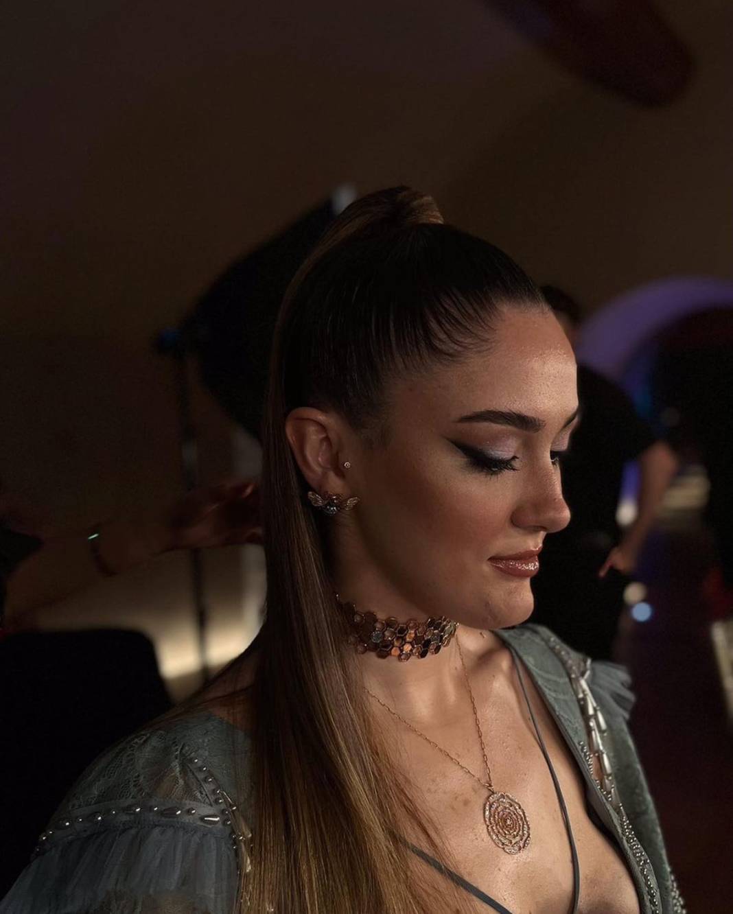 Zehra Güneş dekolteli fotoğraf paylaştı, sosyal medya yıkıldı! Yüz binlerce kez beğenildi, herkesi kendine hayran bıraktı 29